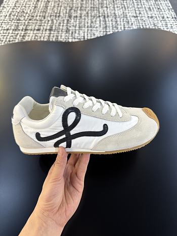 Kitlife Loewe Dexun Sports Shoes Beige, White & Black 