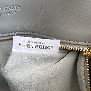 Kitlife Bottega Veneta Small Liberta Bag Grey 806030 27.5x16x6cm - 5