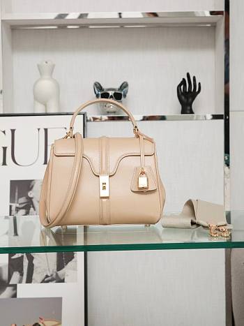 Kitlife C­eli­ne Small Classique 16 Bag Smooth Calfskin Shoulder Bag Beige 197983 23x19x10.5cm