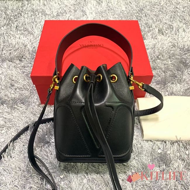 Kitlife Valentino VLogo Signature Walk Black Calfskin Bucket Bag 15x20x10cm - 1