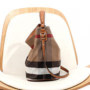 Kitlife Burberry The Ashby Bucket Bag Beige 25x34cm - 5