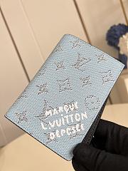 Kitlife Louis Vuitton Passport Cover Blue M15075 10x14x2.5cm - 6