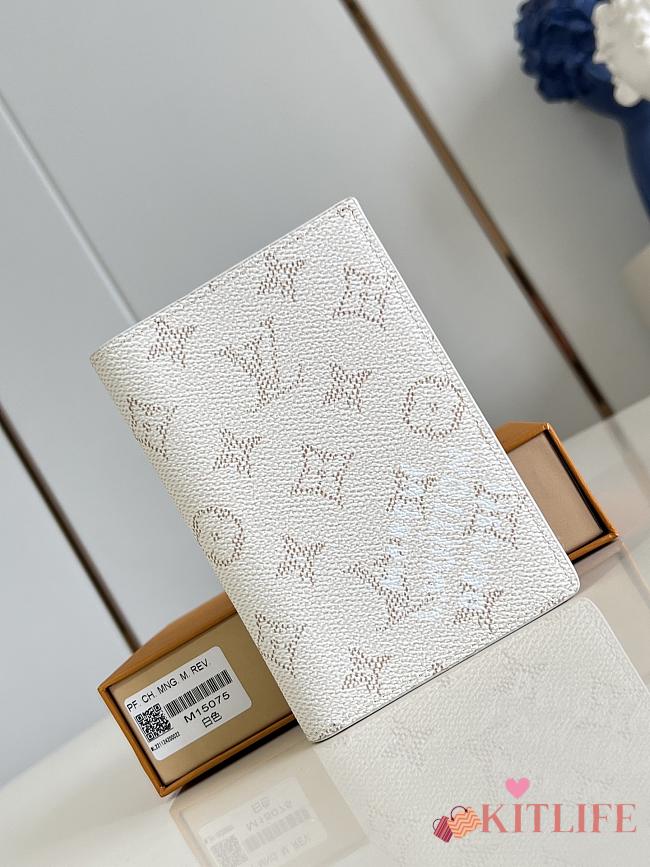 Kitlife Louis Vuitton Passport Cover Off-White M15075 10x14x2.5cm - 1