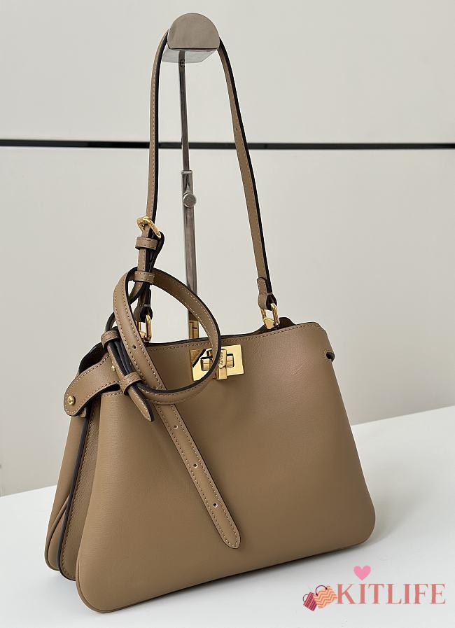 Kitlife Fendi Peekaboo Soft Small Bag Beige 29x12x19cm - 1