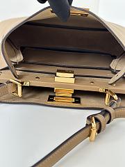 Kitlife Fendi Peekaboo Soft Small Bag Beige 29x12x19cm - 5