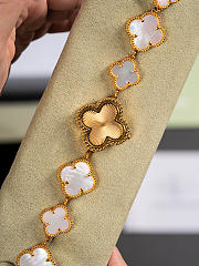 Kitlife Van Cleef & Arpels Lucky Four-leaf Chain Watch Gold & Pink Size 27mm - 2