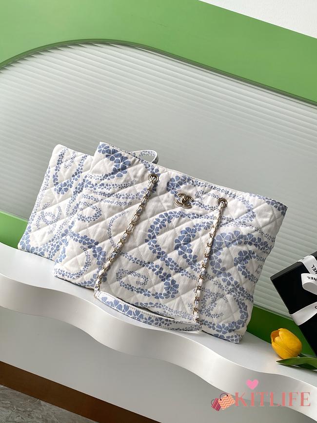 Kitlife Chanel Shopping Bag Printed Denim & Gold-Tone Metal White & Blue AS5429 28.5x37x13cm - 1
