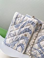 Kitlife Chanel Shopping Bag Printed Denim & Gold-Tone Metal White & Blue AS5429 28.5x37x13cm - 3