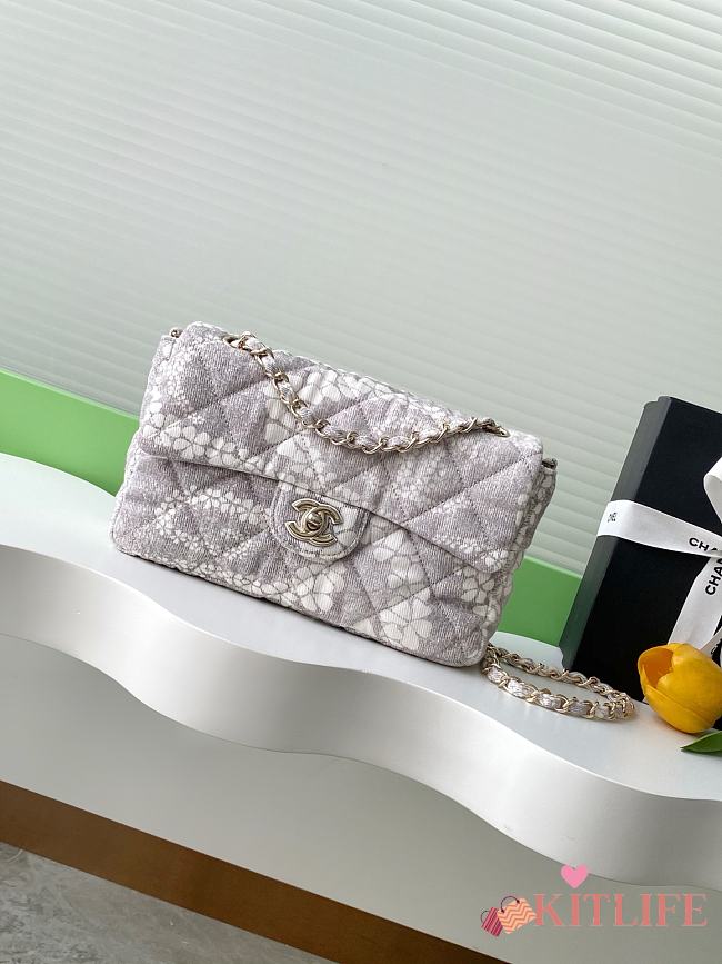 Kitlife Chanel Flap Bag Printed Denim & Gold-Tone Metal White & Grey 15x24x6.5cm - 1