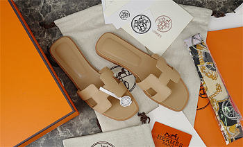 Kitlife Hermes Oran Sandals in Beige