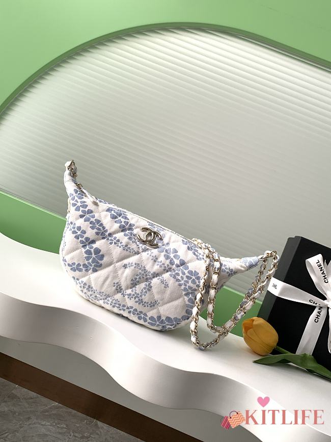Kitlife Chanel Hobo Bag Printed Denim & Gold Metallic  White & Blue AS5431 15.5x29x7.5cm - 1