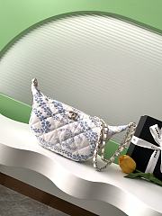 Kitlife Chanel Hobo Bag Printed Denim & Gold Metallic  White & Blue AS5431 15.5x29x7.5cm - 1