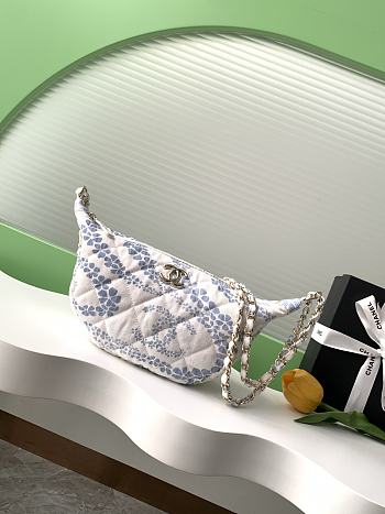 Kitlife Chanel Hobo Bag Printed Denim & Gold Metallic  White & Blue AS5431 15.5x29x7.5cm