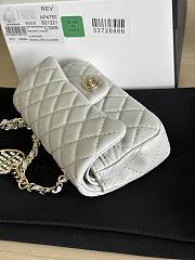 Kitlife Chanel Classic Mini Bag with Hook Lambskin White 8x12.5x5cm - 6