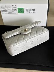 Kitlife Chanel Classic Mini Bag with Hook Lambskin White 8x12.5x5cm - 3