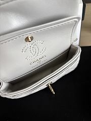 Kitlife Chanel Classic Mini Bag with Hook Lambskin White 8x12.5x5cm - 2