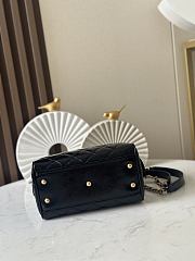 Kitlife Chanel Bowling Bag Black Patent Crumpled Calfskin & Gold-Tone Metal 17x21x13cm - 4