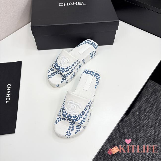 Kitlife Chanel 2025 Printed Slippers White & Blue - 1
