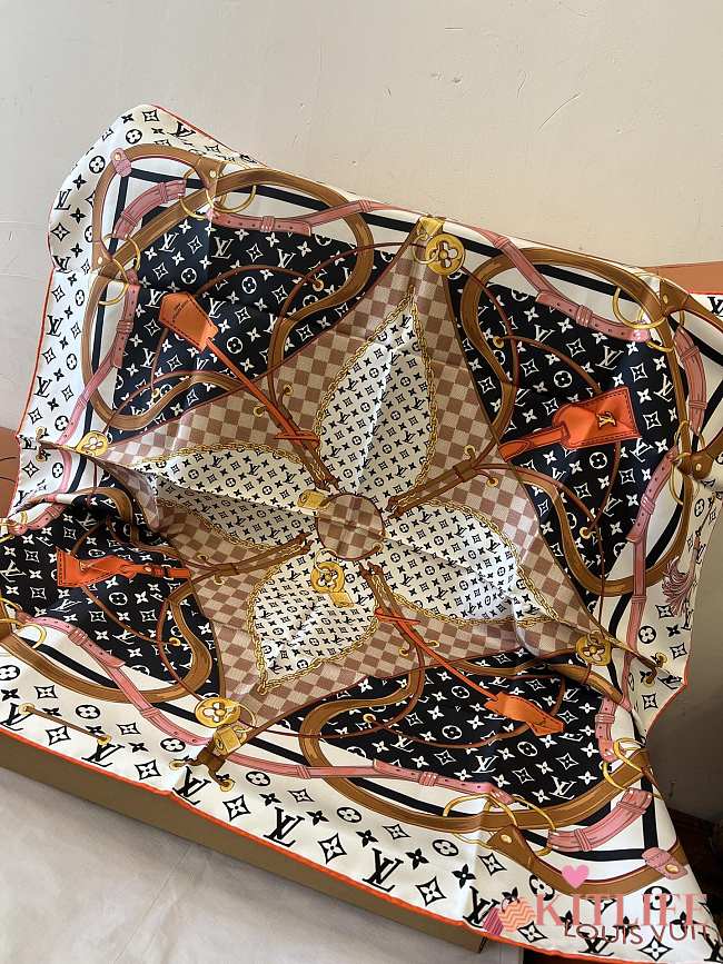 Kitlife Louis Vuitton Floral and Straps Printed Square Scarf Black & White 90x90cm - 1