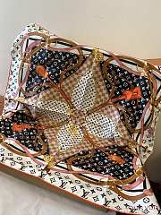 Kitlife Louis Vuitton Floral and Straps Printed Square Scarf Black & White 90x90cm - 1