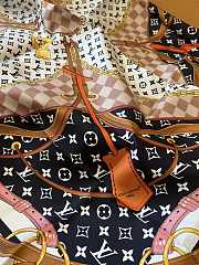 Kitlife Louis Vuitton Floral and Straps Printed Square Scarf Black & White 90x90cm - 5