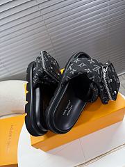 Kitlife Louis Vuitton x TM Pool Pillow Flat Comfort Mule Black Denim  - 6
