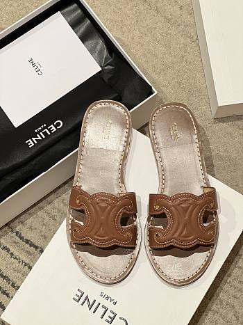 Kitlife Celine Triomphe Mules In Calfskin Tan