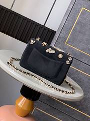 Kitlife Chanel 25 Palais Catwalk Limited Edition Badge Bag Black 10x20x7cm - 3