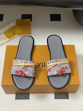 Kitlife Louis Vuitton X TM Lily Cherry Pendant Flat Mules Grey