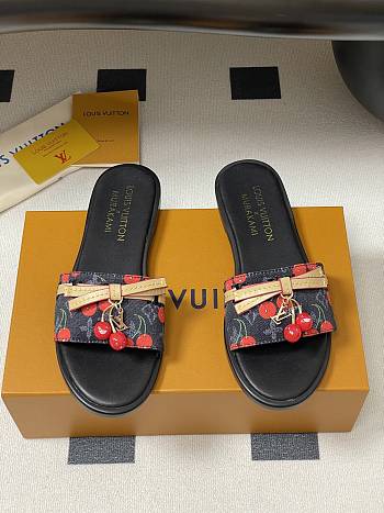 Kitlife Louis Vuitton X TM Lily Cherry Pendant Flat Mules Black
