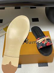 Kitlife Louis Vuitton X TM Lily Cherry Pendant Flat Mules Black - 6