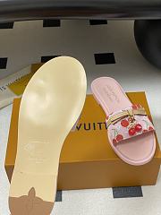 Kitlife Louis Vuitton X TM Lily Cherry Pendant Flat Mules Pink - 4