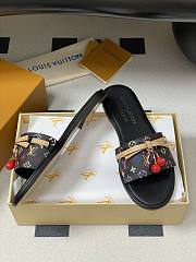 Kitlife Louis Vuitton X TM Lily Cherry Pendant Flat Mules Black Multicolor - 4