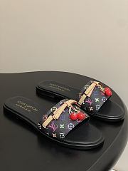 Kitlife Louis Vuitton X TM Lily Cherry Pendant Flat Mules Black Multicolor - 3