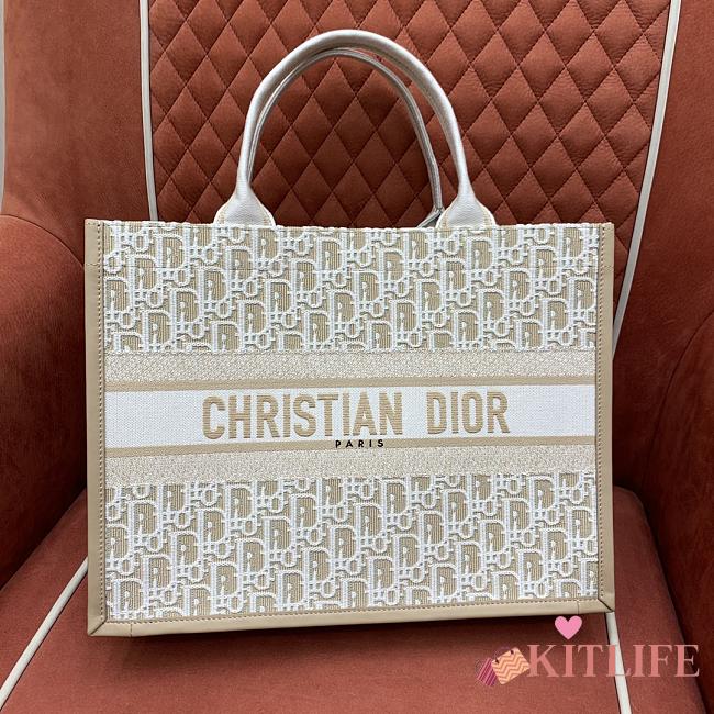 Kitlife Dior Book Tote White and Gold-Tone Dior Oblique Embroidery 36x28x17.5cm - 1