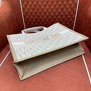 Kitlife Dior Book Tote White and Gold-Tone Dior Oblique Embroidery 36x28x17.5cm - 3