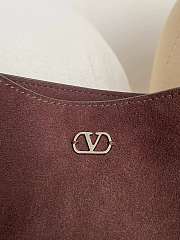 Kitlfie Valentino Garavani Nellcôte Dark Brown Suede Tassel Bag 20x20x3cm - 5