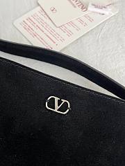 Kitlfie Valentino Garavani Nellcôte Black Suede Tassel Bag 20x20x3cm - 6