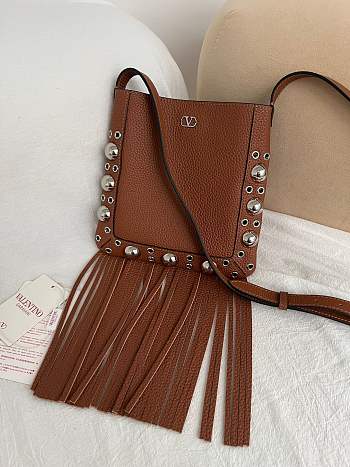 Kitlfie Valentino Garavani Nellcôte Brown Leather Tassel Bag 20x20x3cm
