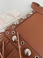 Kitlfie Valentino Garavani Nellcôte Brown Leather Tassel Bag 20x20x3cm - 6