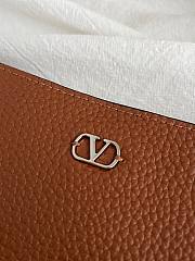 Kitlfie Valentino Garavani Nellcôte Brown Leather Tassel Bag 20x20x3cm - 3