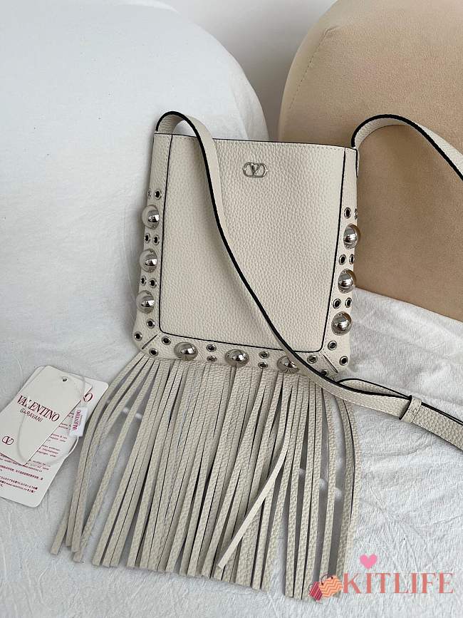 Kitlfie Valentino Garavani Nellcôte White Leather Tassel Bag 20x20x3cm - 1