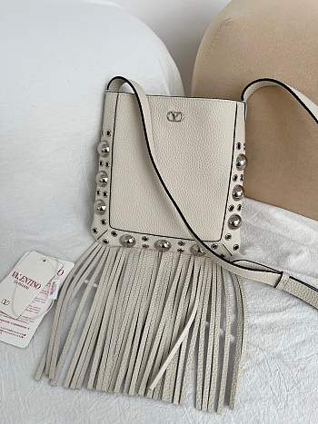 Kitlfie Valentino Garavani Nellcôte White Leather Tassel Bag 20x20x3cm