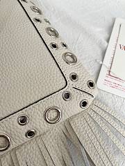 Kitlfie Valentino Garavani Nellcôte White Leather Tassel Bag 20x20x3cm - 5