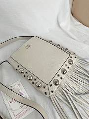 Kitlfie Valentino Garavani Nellcôte White Leather Tassel Bag 20x20x3cm - 2