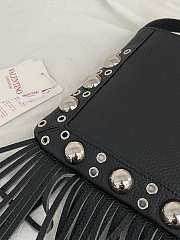 Kitlfie Valentino Garavani Nellcôte Black Leather Tassel Bag 20x20x3cm - 4