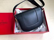 Kitlife Valentino Garavani Maxi Black Calfskin Crossbody Bag 18x7.5x12.5cm - 3