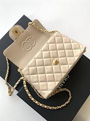 Kitlife Chanel 25SS Flap Bag With Top Handle Beige 14x20x6cm - 2