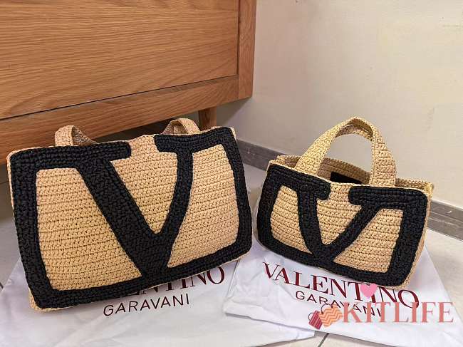 Kitlife Valentino 2025 Garavani Raffia Bag Beige & Black 34x24x9cm - 1