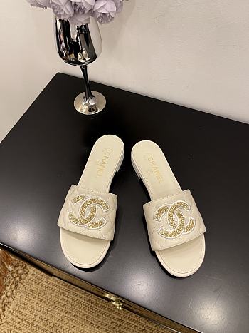 Kitlife Chanel Logo Woven Slippers White
